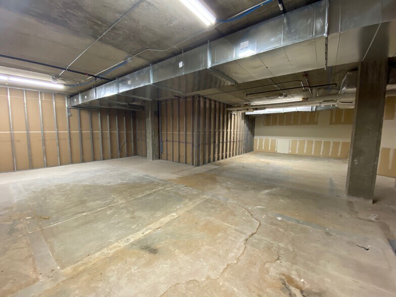 More Photos Of 100-101 E Milwaukee St, Janesville Office For Lease