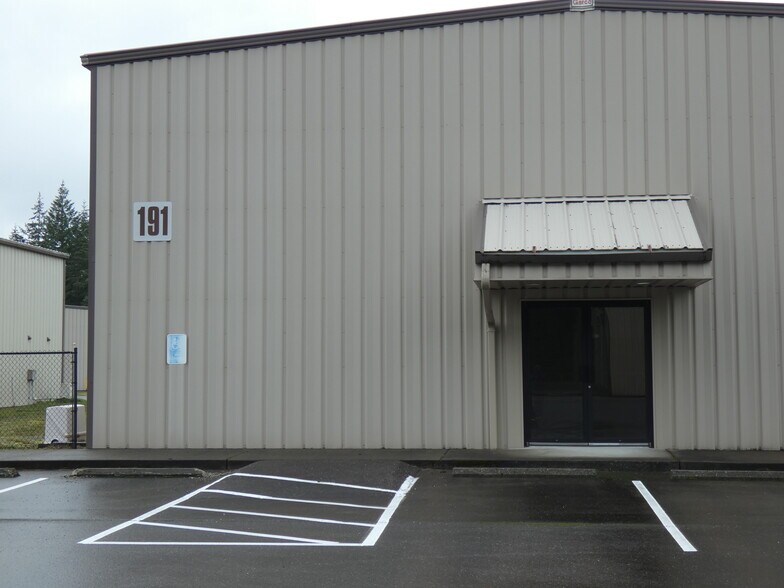 More Photos Of 191 William White way, Shelton Warehouse For Lease