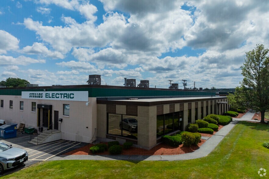 More Photos Of 125 Northeastern Blvd, Nashua Warehouse For Lease