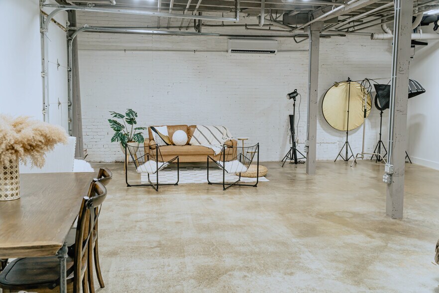 More Photos Of 60 Pine St, Methuen Light Manufacturing For Lease