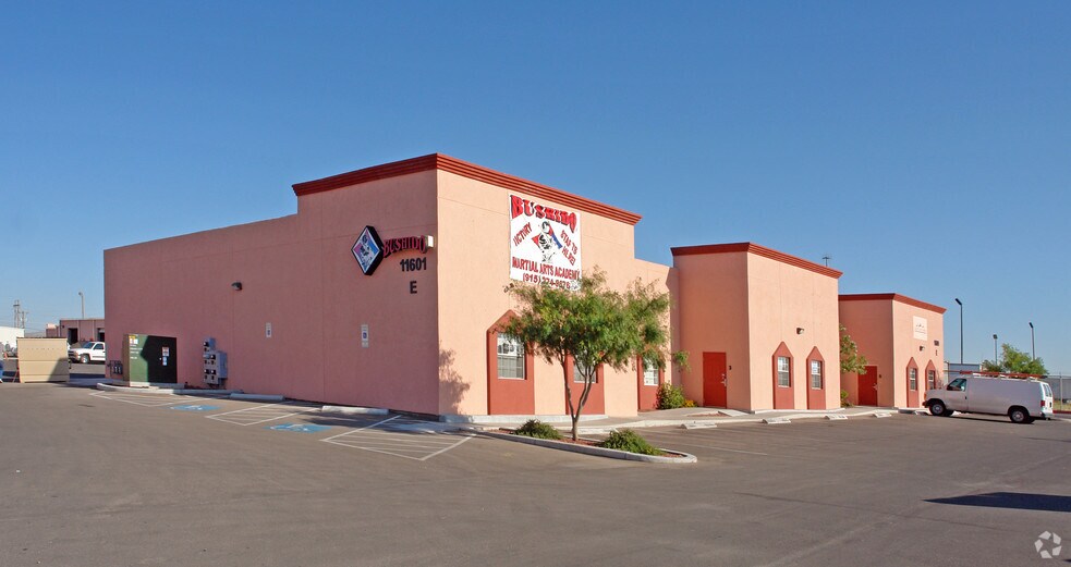 Primary Photo Of 11601 Pellicano Dr, El Paso Warehouse For Lease
