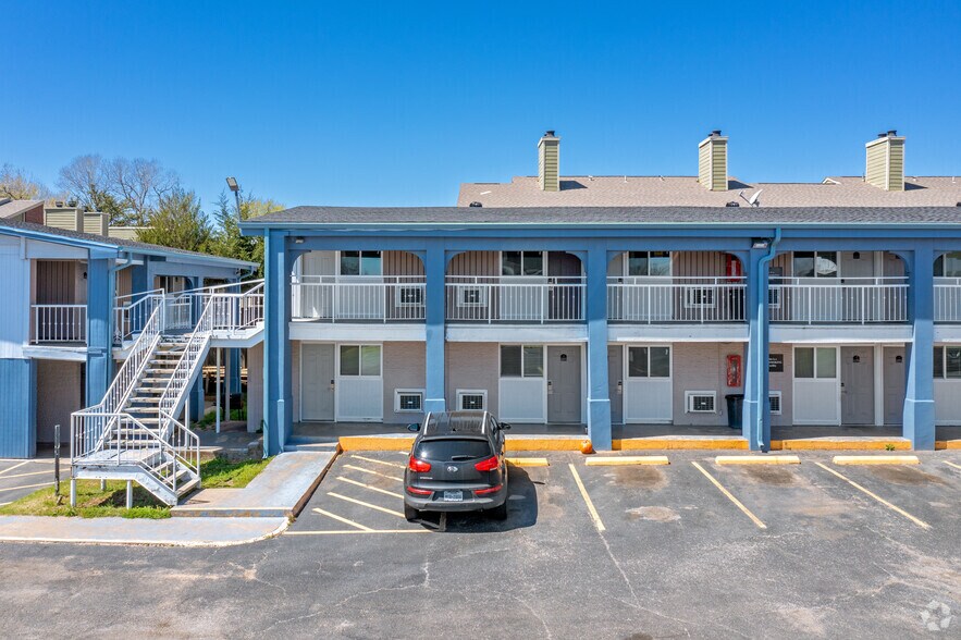 More Photos Of 1175 N Watson Rd, Arlington Hotel For Sale