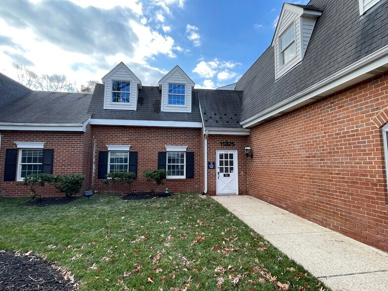 More Photos Of 11325 Pembrooke Sq, Waldorf Medical For Sale