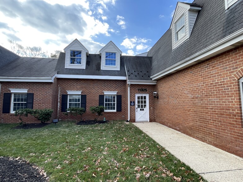 More Photos Of 11325 Pembrooke Sq, Waldorf Medical For Sale