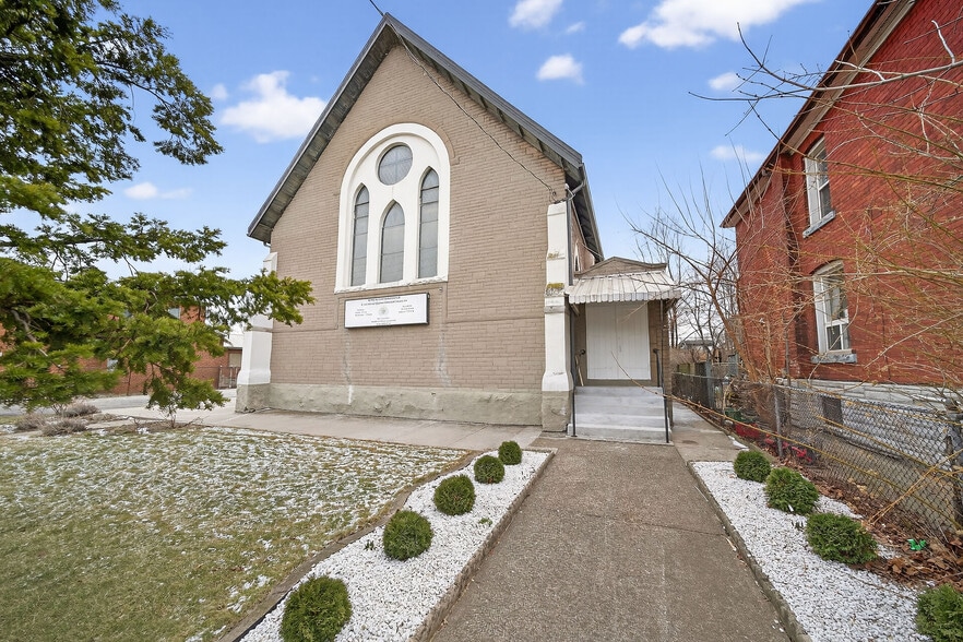 More Photos Of 50 Earl St, Hamilton Daycare Center For Sale