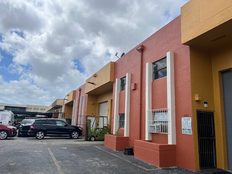 Primary Photo Of 1685 W 40th St, Hialeah Warehouse For Lease