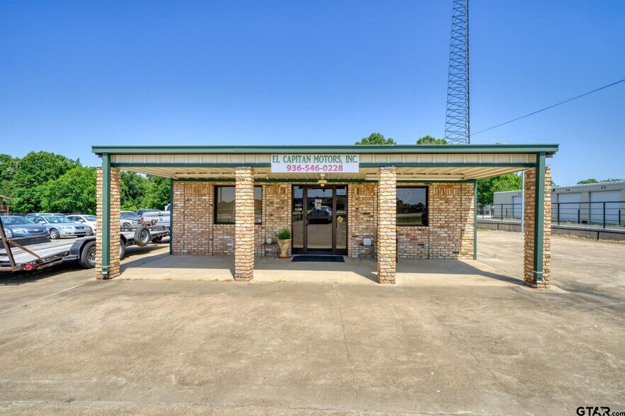 More Photos Of 1504 E Loop 304, Crockett Office For Sale