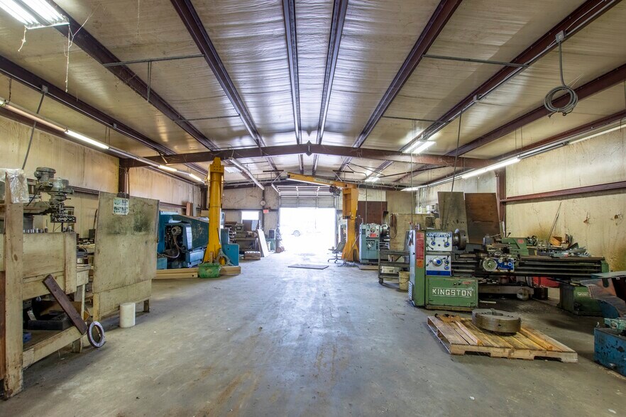 More Photos Of 2060 Highway 90 W, Sealy Manufacturing For Sale