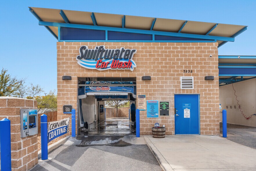 More Photos Of 7535 Bandera Rd, San Antonio Carwash For Sale