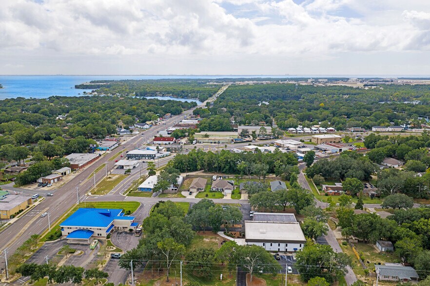 More Photos Of 313-315 Edge Ave, Valparaiso Office For Sale