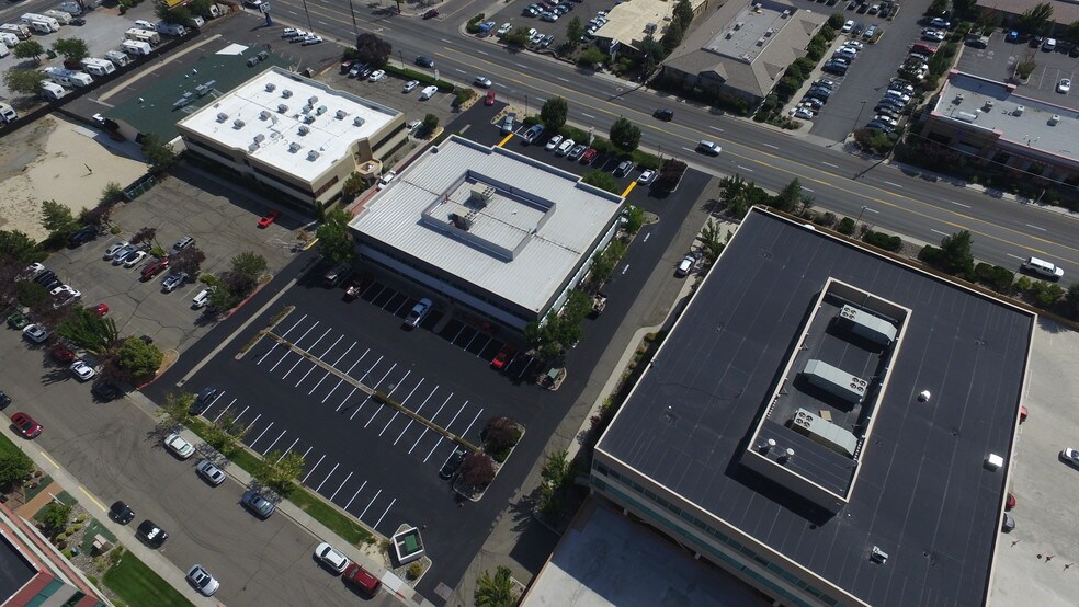 More Photos Of 675 W Moana Ln, Reno Office For Lease