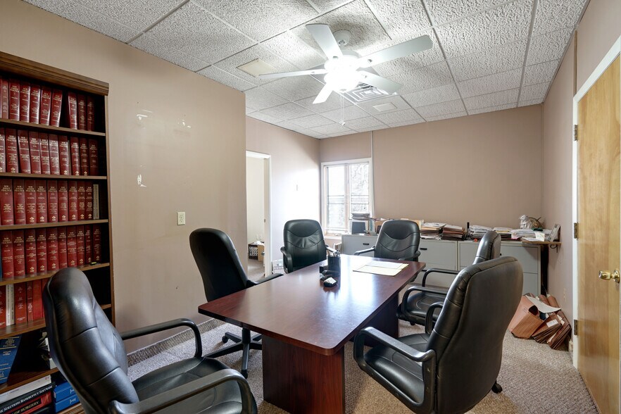 More Photos Of 291 Herbertsville Rd, Brick Office For Lease