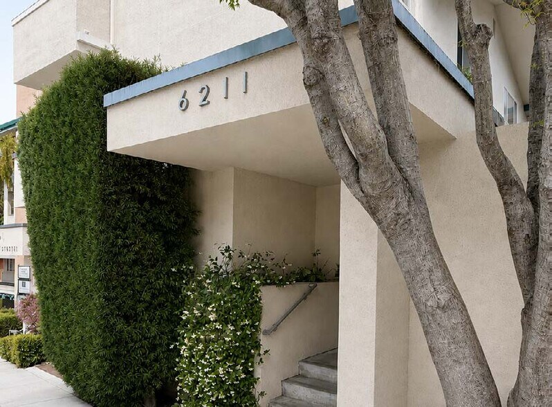 More Photos Of 6201 Antioch St, Oakland Office Residential For Sale