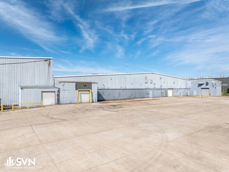 More Photos Of 1285 Enterprise Dr, Winchester Warehouse For Lease