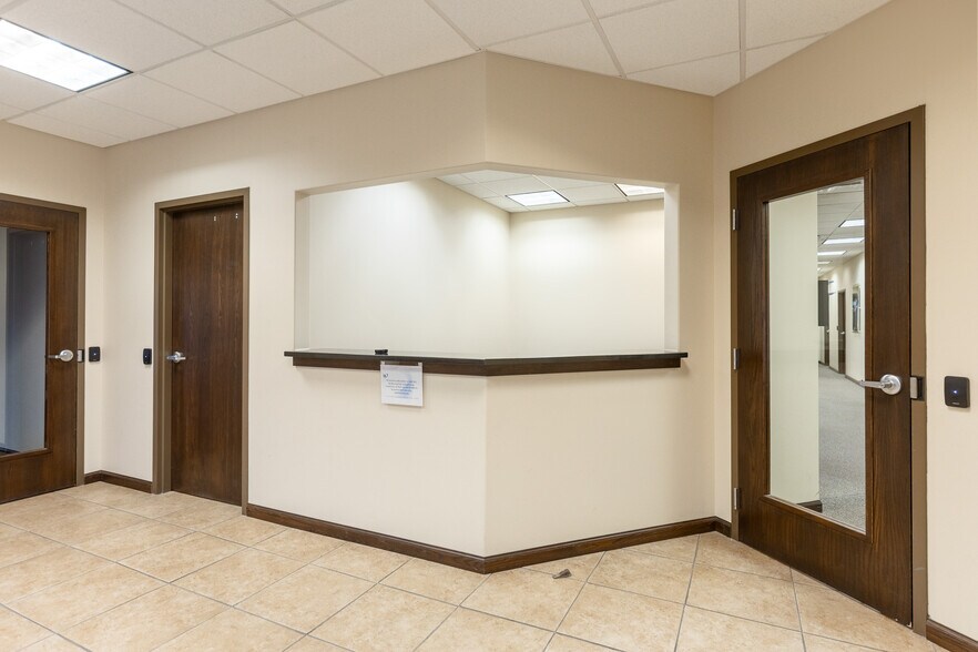 More Photos Of 1120-1130 Channingway Dr, Fairborn Medical For Sale