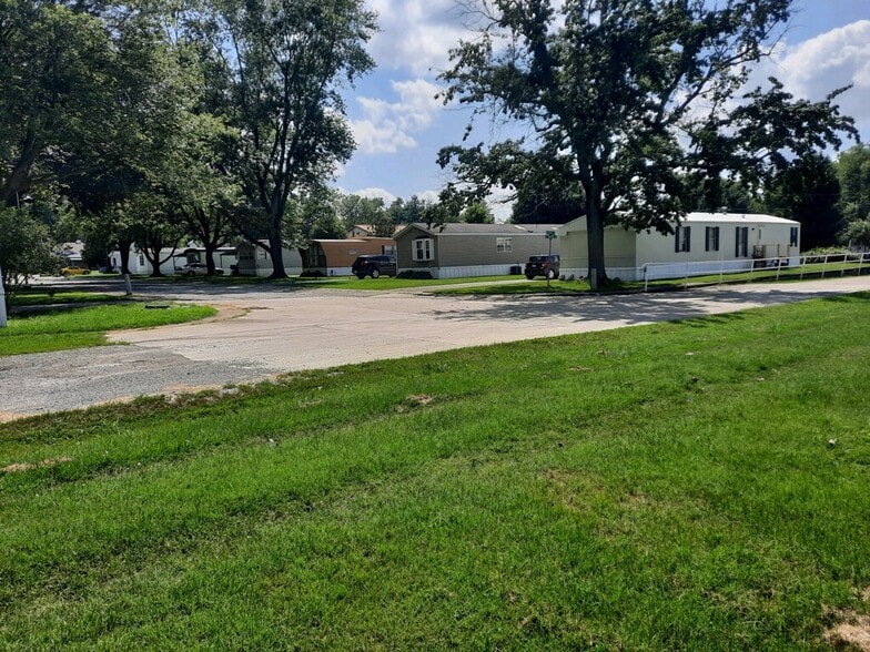 More Photos Of 321 N All Seasons Rd, Geff Manufactured Housing Mobile Home Park For Sale