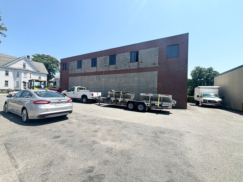 More Photos Of 11 Marlboro St, Malden Warehouse For Lease