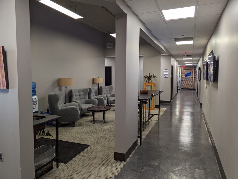 More Photos Of 101 E Allen St, Hendersonville Medical For Lease