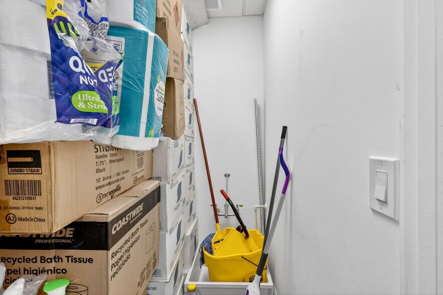 More Photos Of 129 N 5th St, Fort Pierce Storefront Retail Residential For Lease