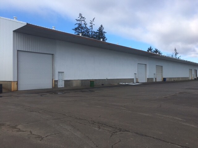 More Photos Of 3151 Waconda Rd NE, Gervais Warehouse For Lease