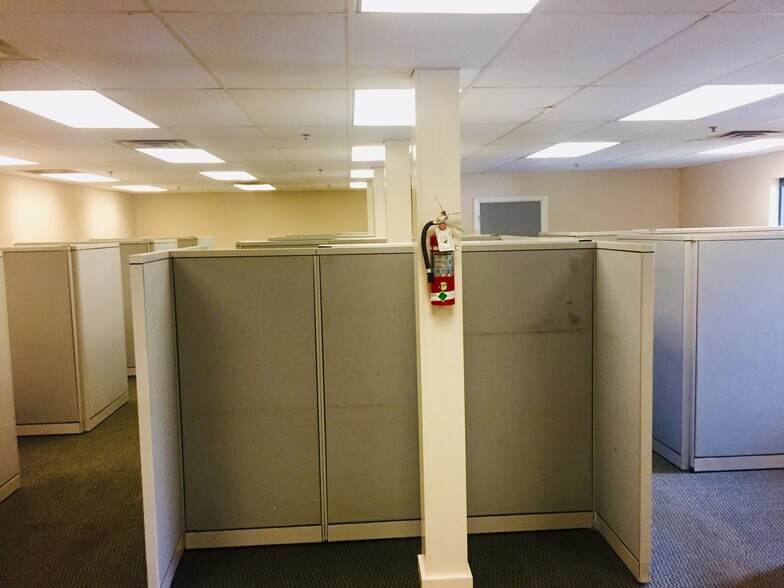 More Photos Of 2 Shelter Dr, Greer Warehouse For Lease