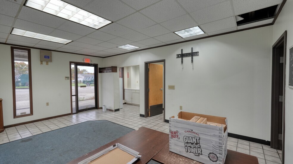 More Photos Of 1334-1340 Oxford Ave, Cambridge Warehouse For Lease
