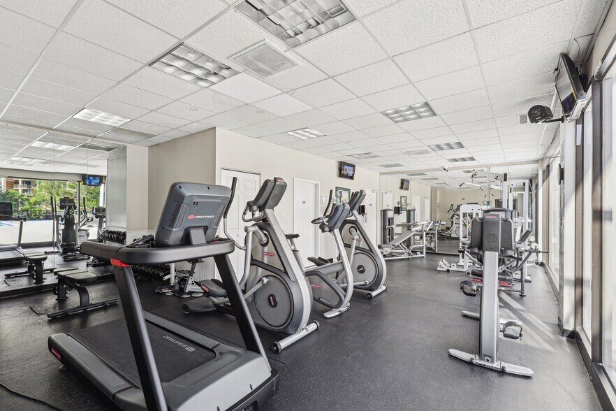 More Photos Of 1350 Beverly Rd, McLean Apartments For Lease