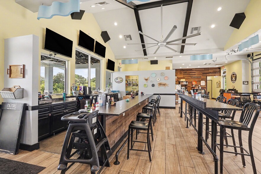 More Photos Of 11970 Fairway Lakes Dr, Fort Myers Restaurant For Sale