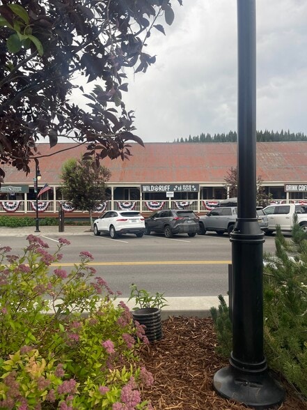 More Photos Of 10115 Donner Pass Rd, Truckee Storefront For Lease