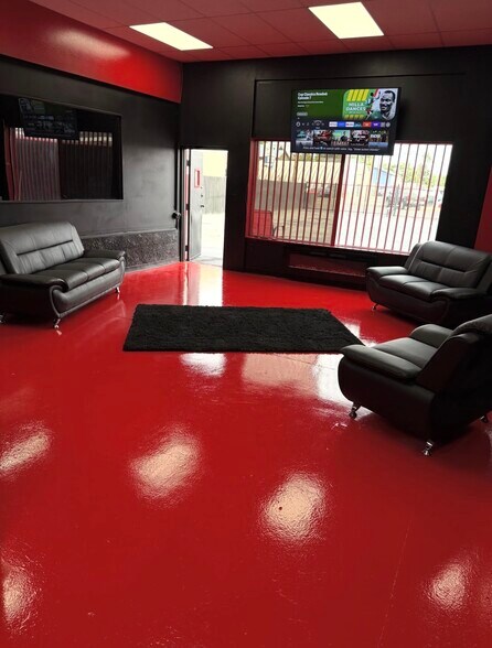 Primary Photo Of 309 S 1st St, Yakima Flex For Lease