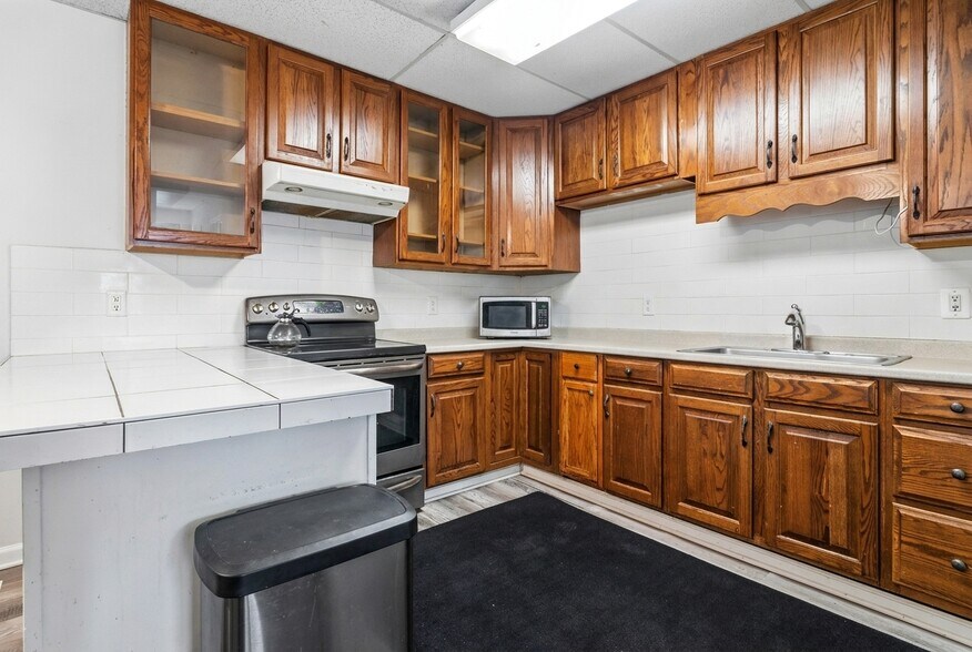 More Photos Of 16708 Frederick Rd, Mount Airy General Retail For Sale