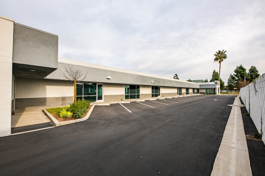 More Photos Of 4301 Birch St, Newport Beach Unknown For Lease