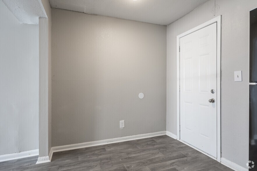 More Photos Of 4015 Covington Hwy, Decatur Apartments For Sale