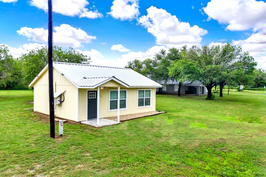 More Photos Of 285 San Antonio, Leming Apartments For Sale
