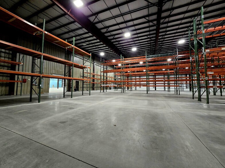 More Photos Of 231 Commerce Dr, Fall River Warehouse For Lease