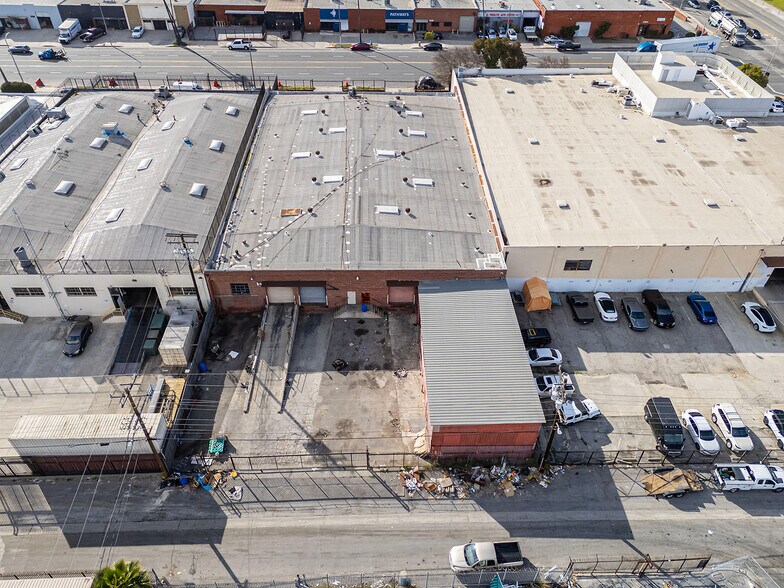 More Photos Of 12828 S Broadway, Los Angeles Warehouse For Sale