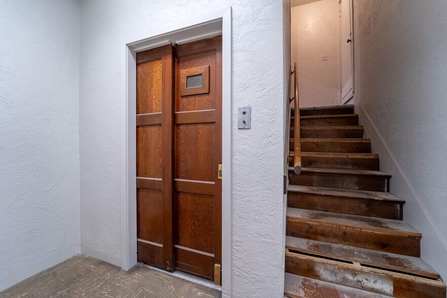 More Photos Of 119 D St, Marysville Storefront Retail Office For Sale