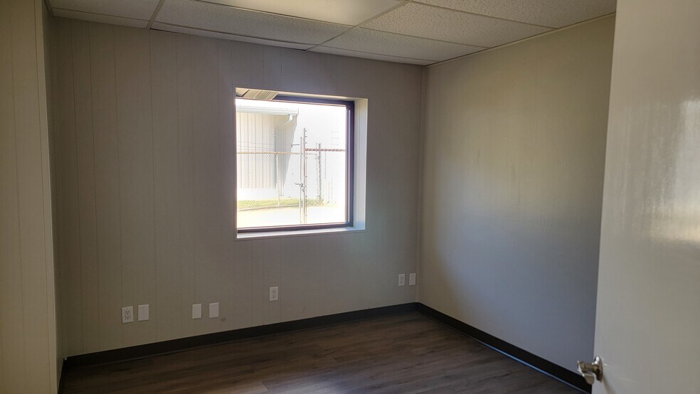 More Photos Of 600 S Loop 485, Gladewater Manufacturing For Lease