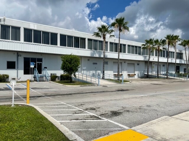 More Photos Of 1800 SW 34th St, Fort Lauderdale Distribution For Lease