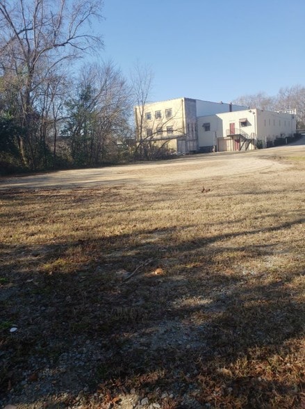 More Photos Of 525 Gillespie St, Fayetteville Flex For Sale