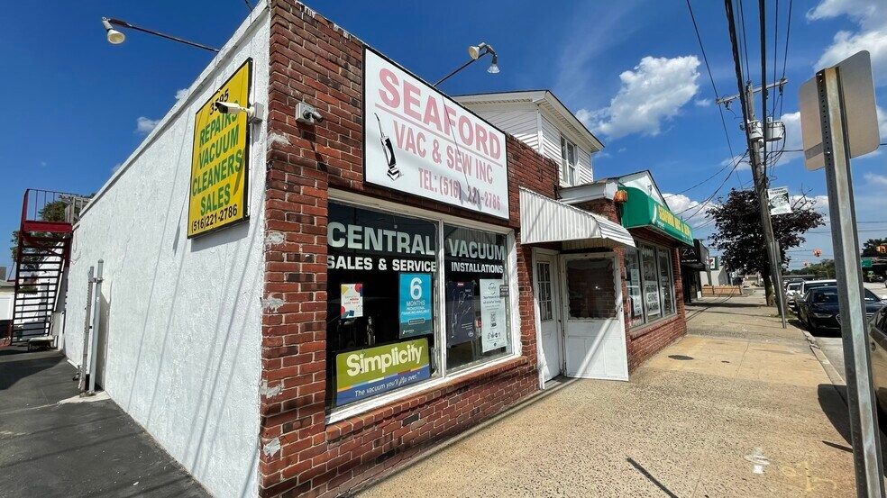 More Photos Of 3595 Merrick Rd, Seaford Storefront Retail Residential For Sale