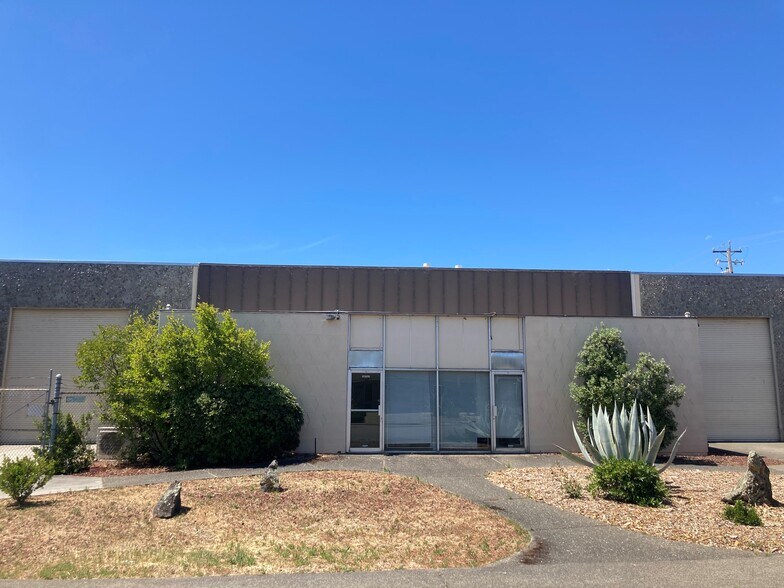 More Photos Of 88-96 Mitchell Blvd, San Rafael Manufacturing For Lease