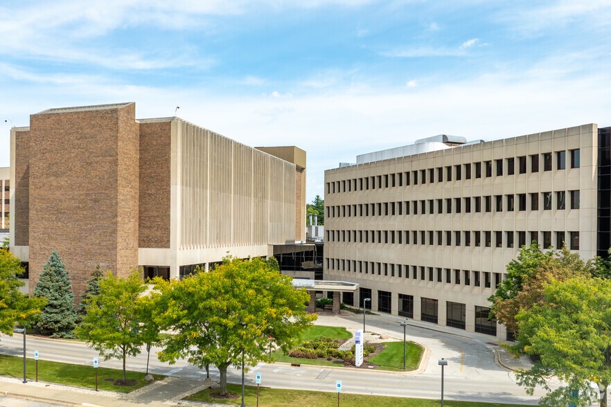 More Photos Of 3825 Highland Ave, Downers Grove Unknown For Lease