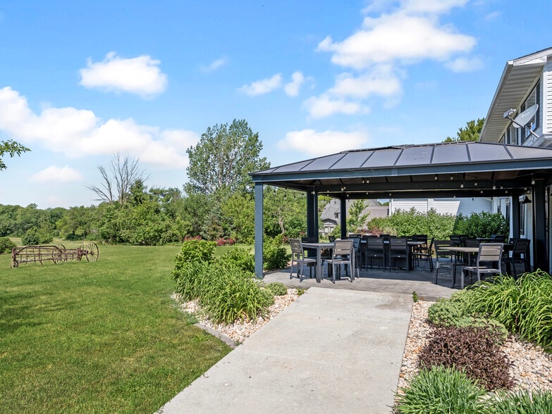 More Photos Of 2973 N Il Route 71, Ottawa Restaurant For Sale