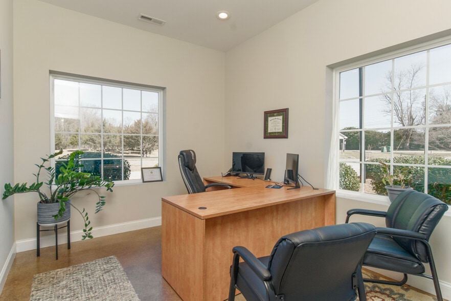 More Photos Of 3844 Clemmons Rd, Clemmons Medical For Lease