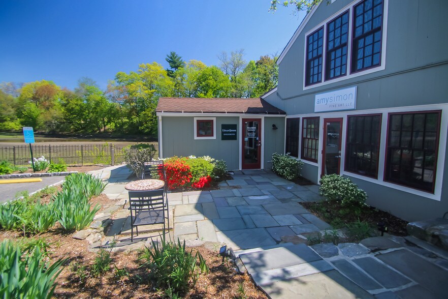 More Photos Of 1869 Post Rd E, Westport Freestanding For Lease