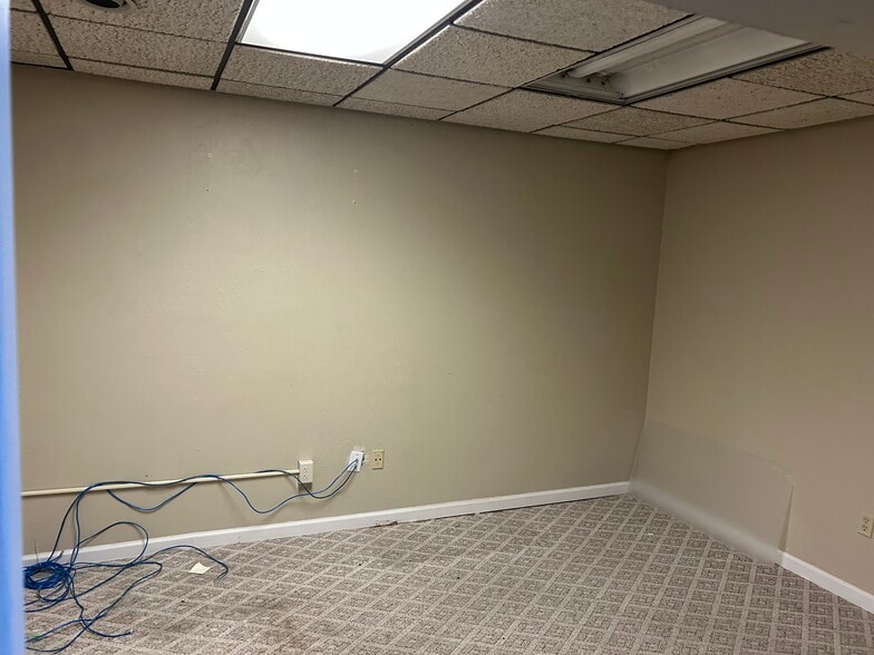 More Photos Of 5130 MacCorkle Ave SE, Charleston Office For Lease