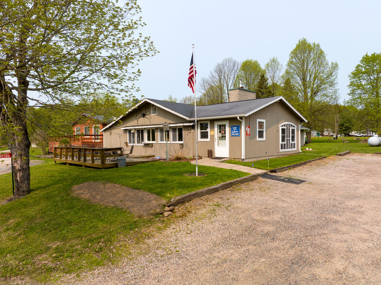 Primary Photo Of N2586 Spider Lake Trl, Birchwood Restaurant For Sale