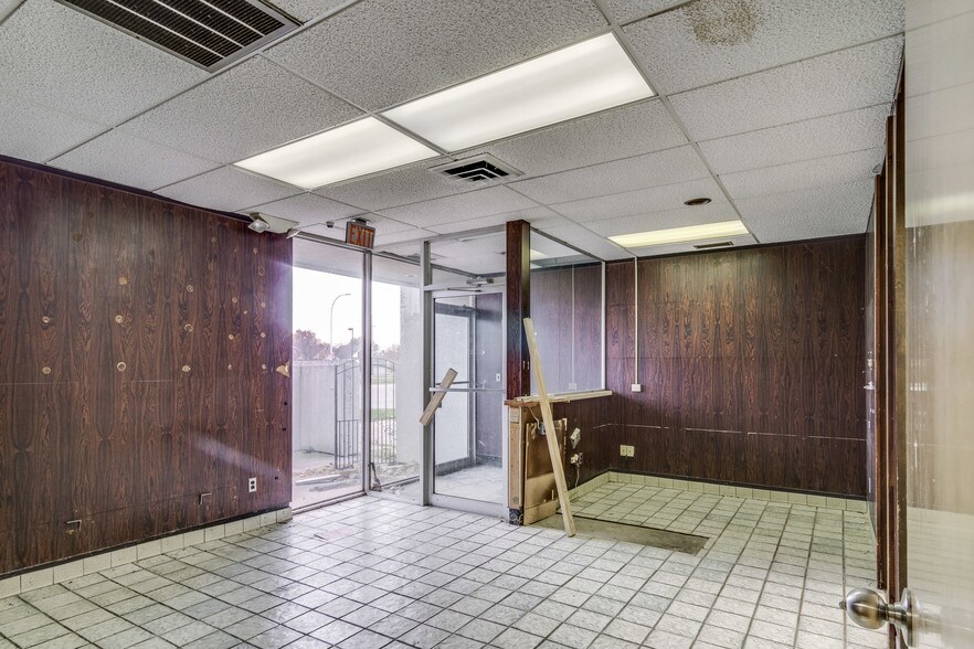 More Photos Of 5410 Allen Rd, Allen Park Medical For Sale