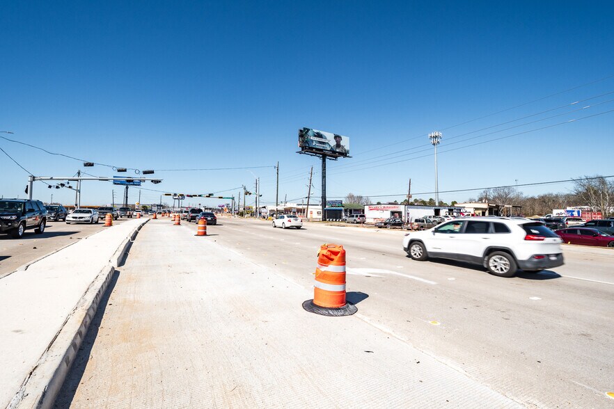More Photos Of 2025 FM 1960 Bypass Rd E, Humble General Retail For Sale